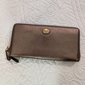 Coach Peyton Op Art Embossed Patent Accordion Zip Wallet
